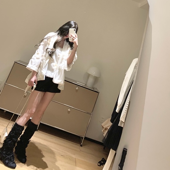 Elegant Handcrafted Silk Flower Knit Set - Cardigan & Camisole - Picture 3 of 6